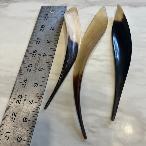 This set of hand carved vintage tulips, leaves and Stems were hand carved from A - Picture 8 of 11